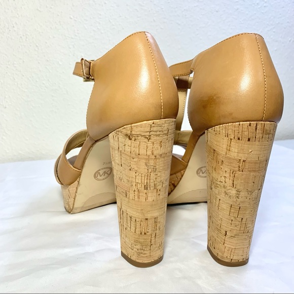 Michael Kors Mercer platform sandal - Picture 4 of 4